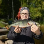 Opastettu kalastusretki suurahventen perässä Saimaalla.