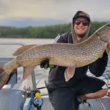 Valtava jättihauki saaliina heittokalastamalla Saimaalla – Hauenkalastus ja opastetut kalastusretket.